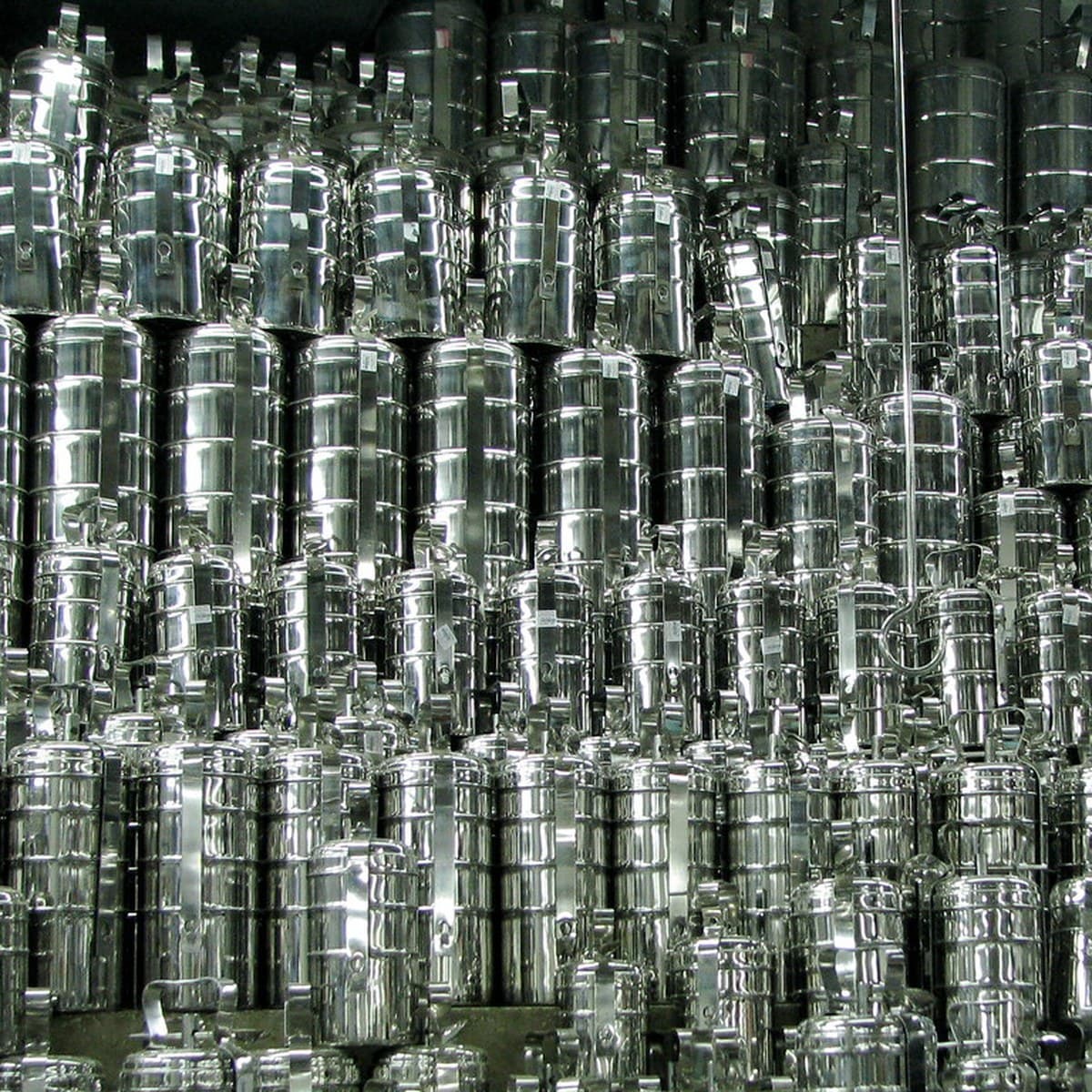 Mirror stainless steel surface finish