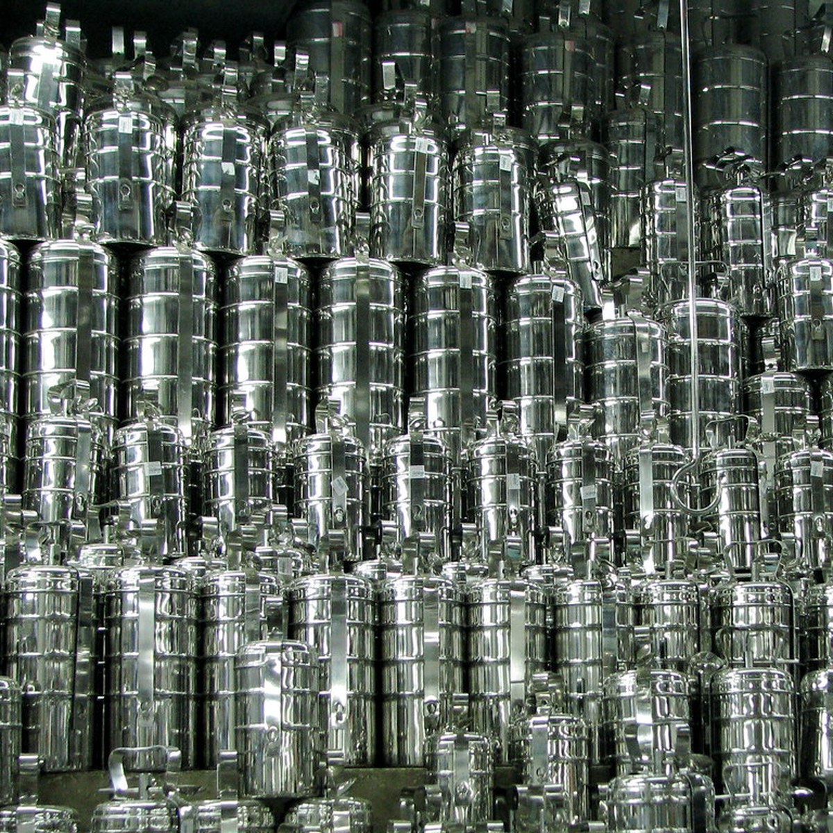 Mirror stainless steel surface finish